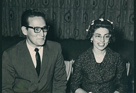 Photo of Reuben and Frances (Seifert ’52) Gums. Link to their story.